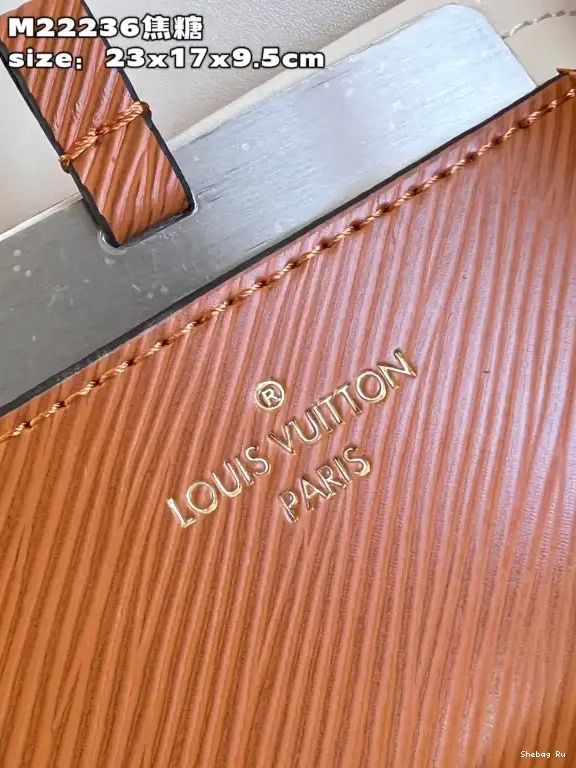 VUITTON LOUIS TWIST MM 0627